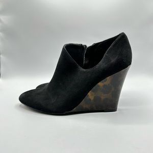 Ann Taylor Women’s Size 8 Tortoise Cheetah Print Wedge Black Suede Bootie